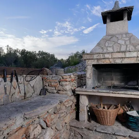 Spacious House With Private Pool In Stari Grad (Hvar)