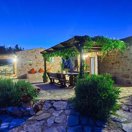Spacious House With Private Pool In Holiday home Stari Grad (Hvar)
