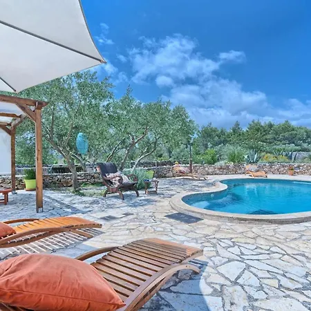 Spacious House With Private Pool In Holiday home Stari Grad (Hvar)