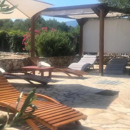 Spacious House With Private Pool In Holiday home