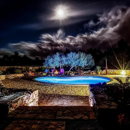 Spacious House With Private Pool In