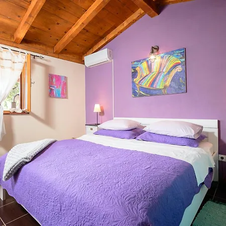 Spacious House With Private Pool In *