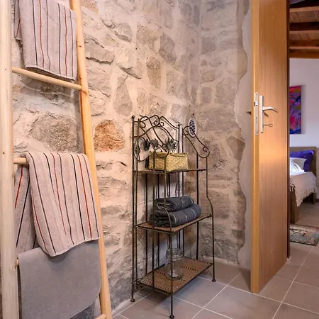 Spacious House With Private Pool In