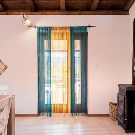 Spacious House With Private Pool In Holiday home