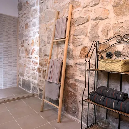 Spacious House With Private Pool In Holiday home Stari Grad (Hvar)